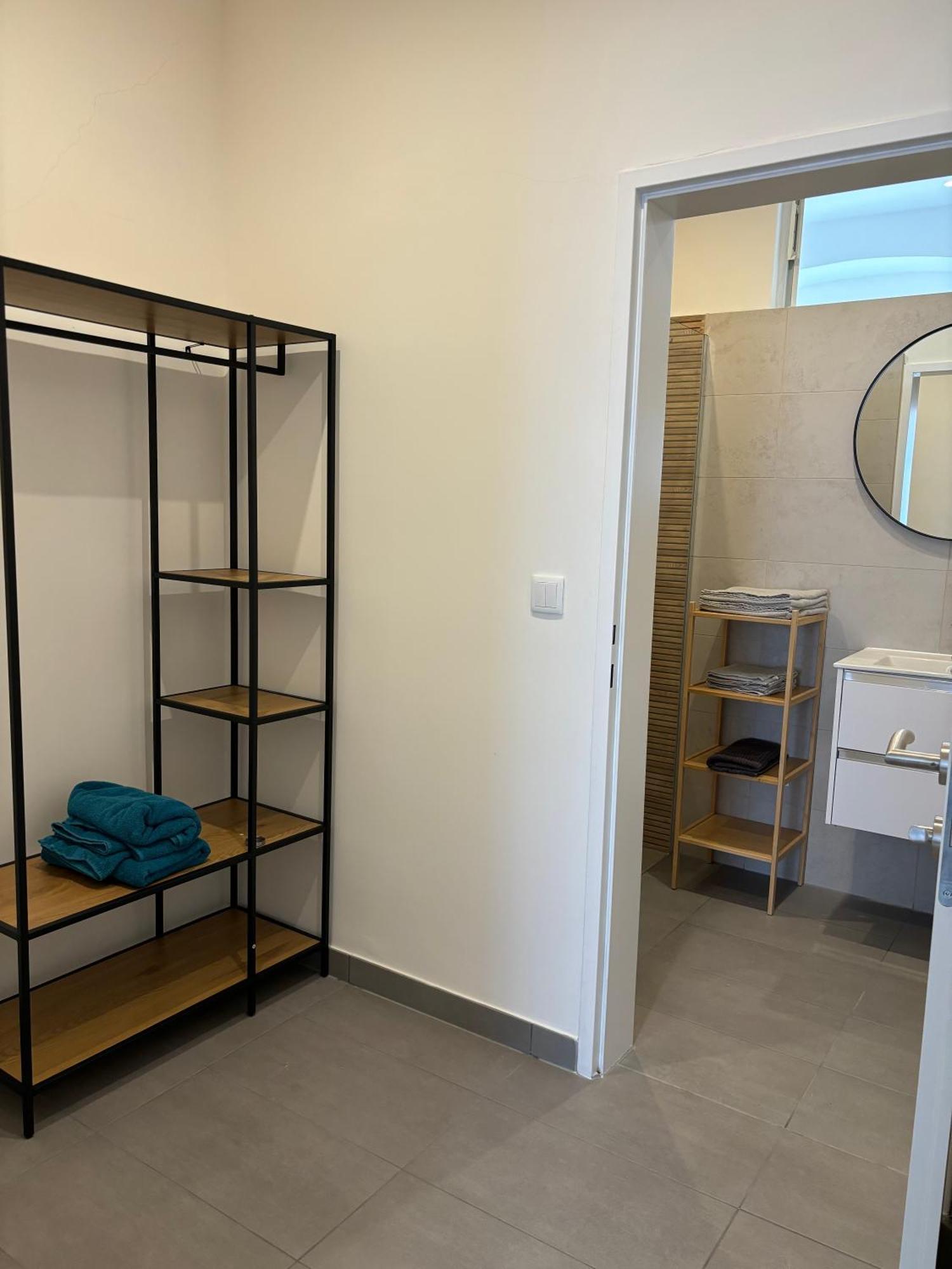 וינה Traumhafte Wohnung Fuer 3, Grosszuegig, Walk In Dusche מראה חיצוני תמונה